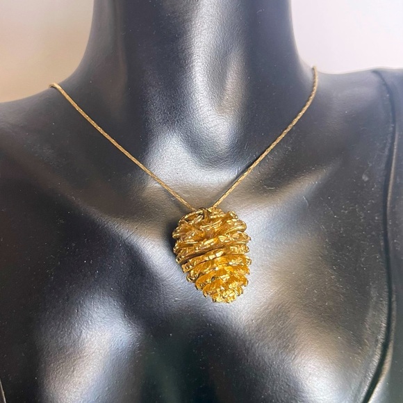 Vintage Pine Cone Necklace, Gold tone, 24" Cobra Link Chain moveable Pinecone - Picture 1 of 6